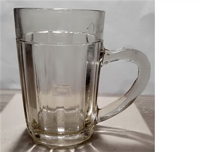 Кружка пивная. Вид сбоку.